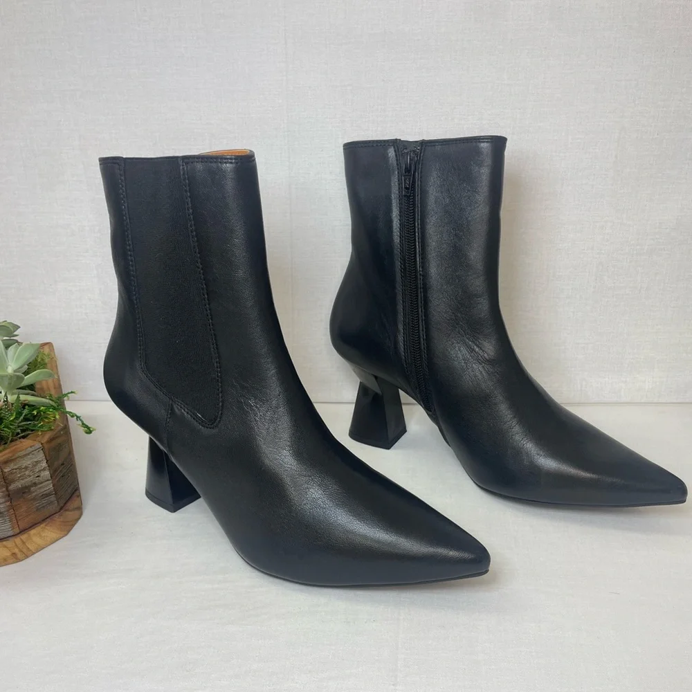 SAINT G ELLIANA BLACK‎ LEATHER SCULPTED HEEL INSIDE ZIP BOOTS Ankle 9
